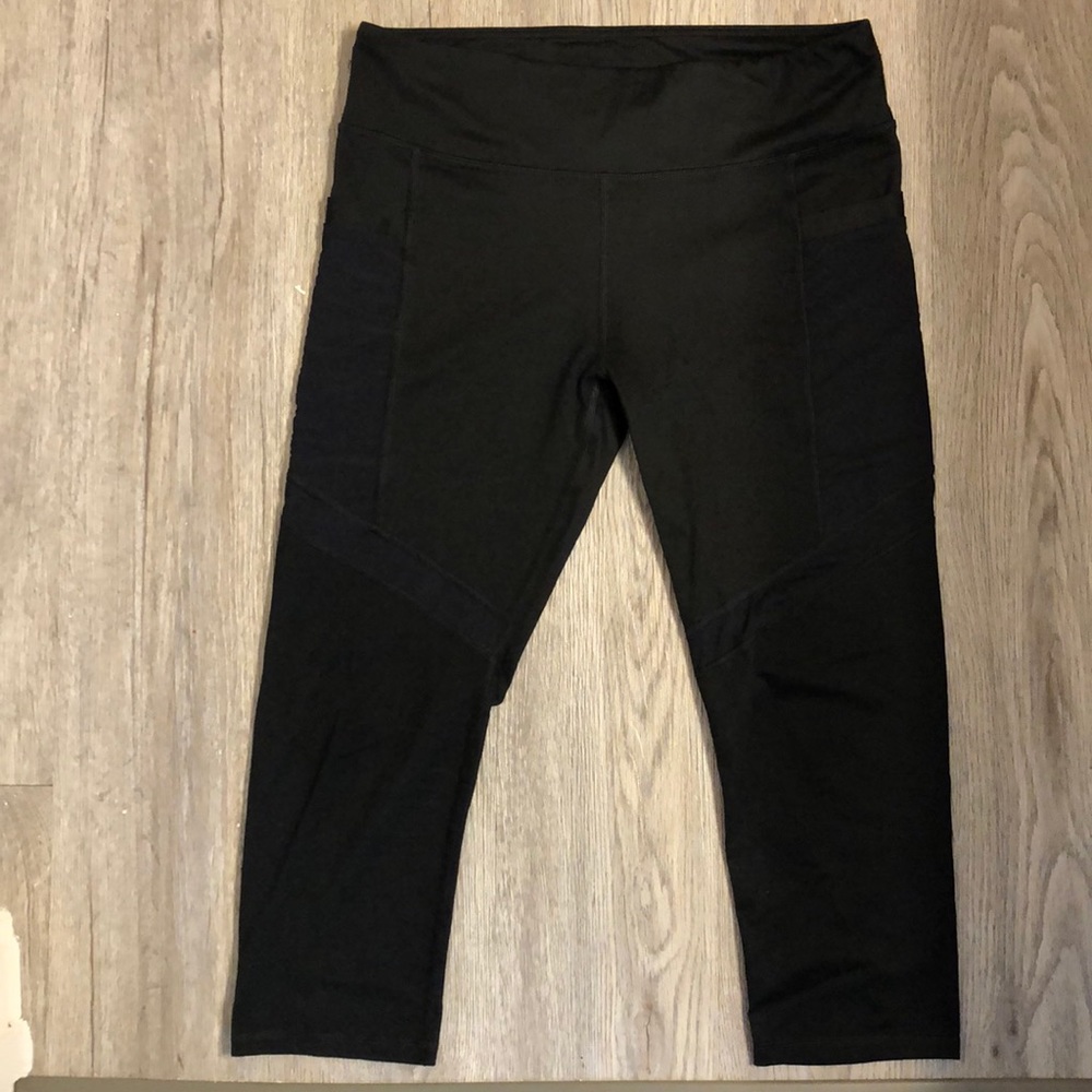 Fabletics Crop Leggings